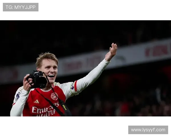 厄德高在阿森纳踢得不对位置